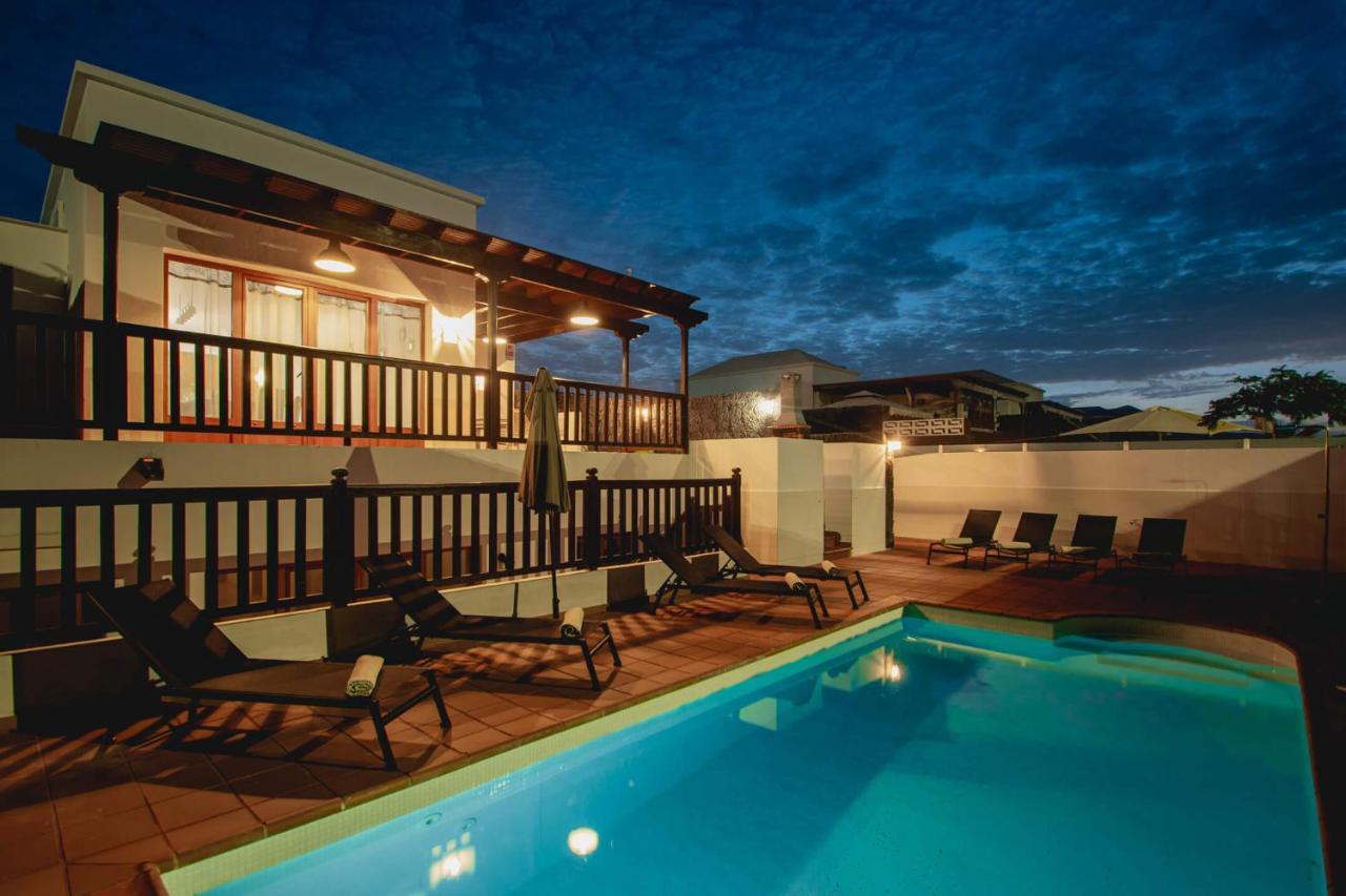 Stylish 6 Bedroom Villa Princesa - Hot Tub - Heated Pool - Near Beach & Waterparks Playa Blanca  Zewnętrze zdjęcie